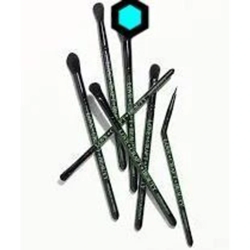 MSRP $20.00, Love Craft Beauty, 6 Brush kit, **NIB, Full Size